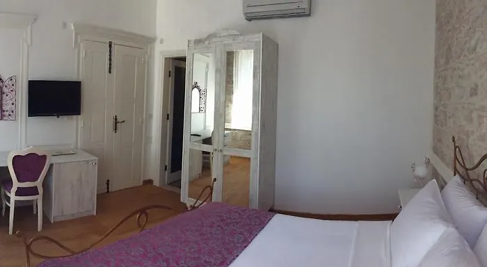 Lavanta Cunda Hotel *